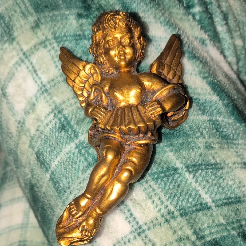 Gold Wall Cherub with Accordion